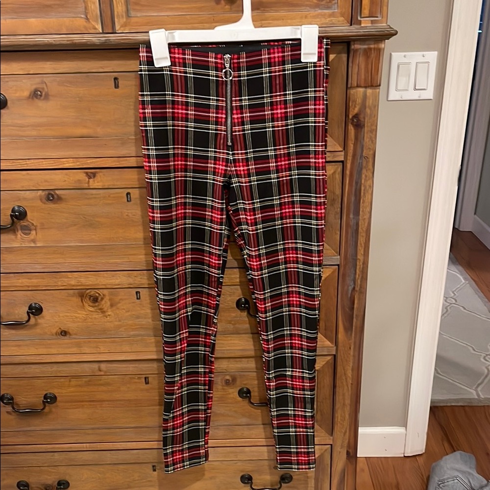 Red and Black Leggings for Everyday Comfort